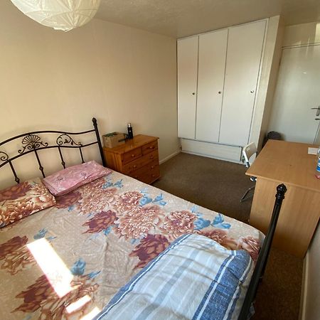Two-Bedroom Flat Close To Uni & Shopping Center With Free Parking Coventry Dış mekan fotoğraf